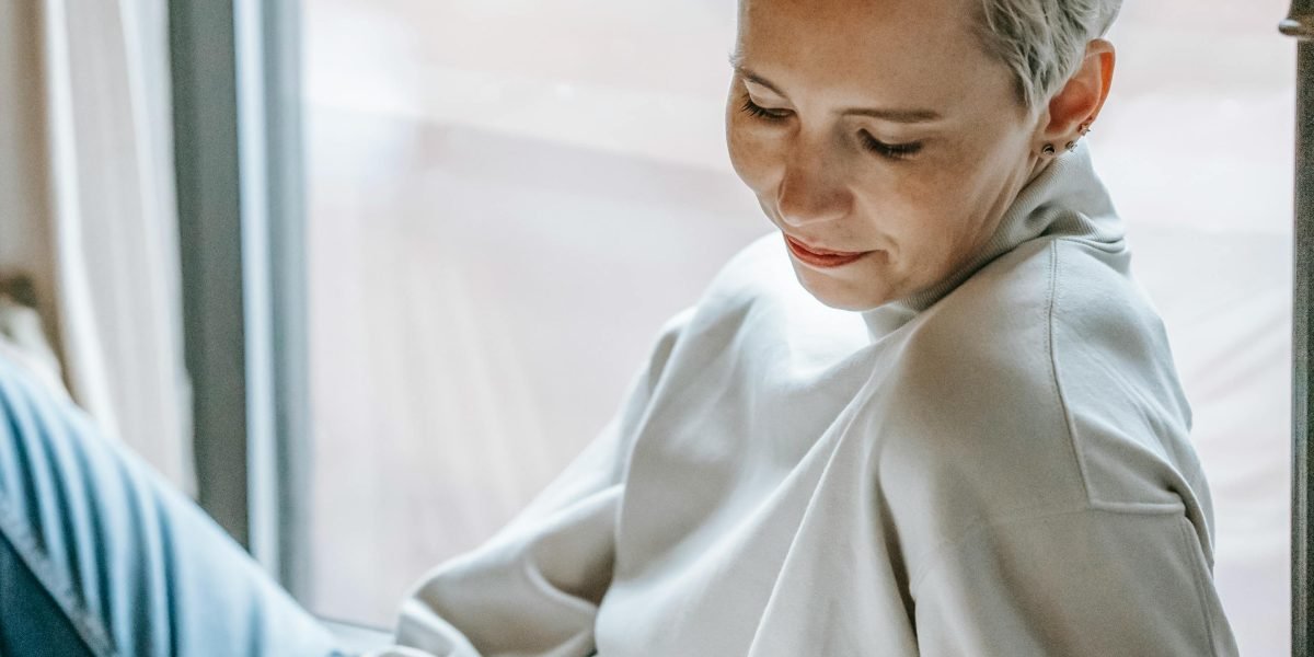 A person engrossed in a story, reflecting the consumer's desire for valuable, immersive content over intrusive ads.